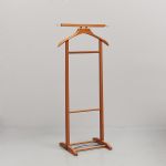 512774 Valet stand